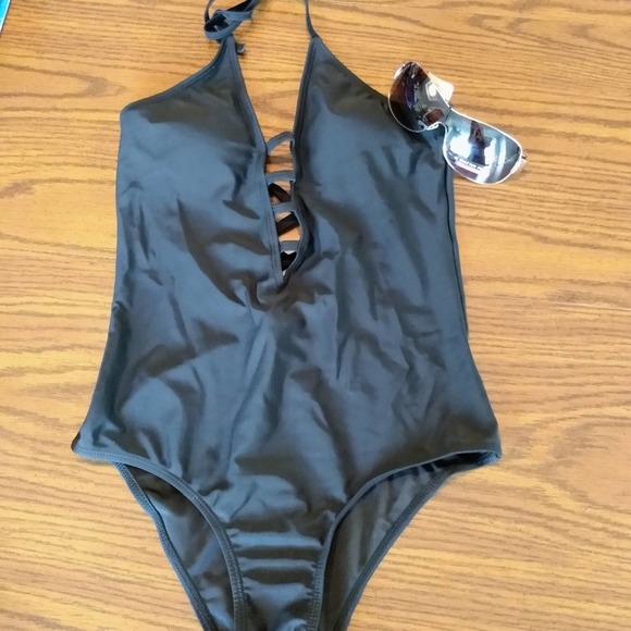 One piece black halter swimsuit - Picture 2 of 5